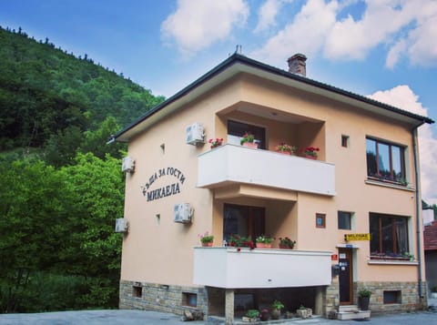 Guest house Mikaela Bed and Breakfast in Gabrovo