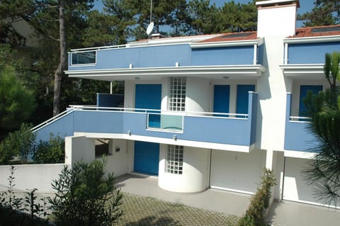 Property building, Balcony/Terrace