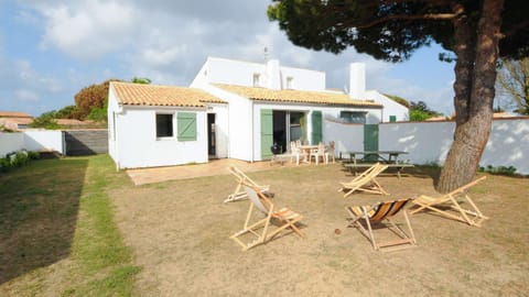 Property building, Patio, Garden, Garden view