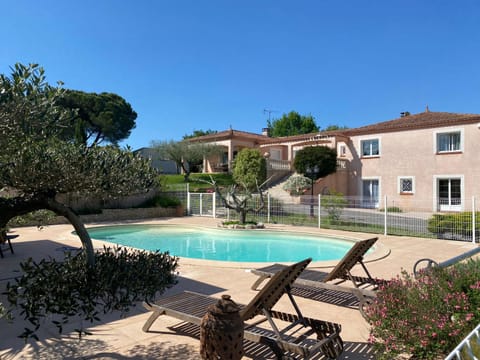 Property building, Garden, Swimming pool