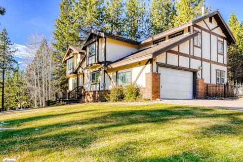 Captains Quarters Retreat House in Round Hill Village