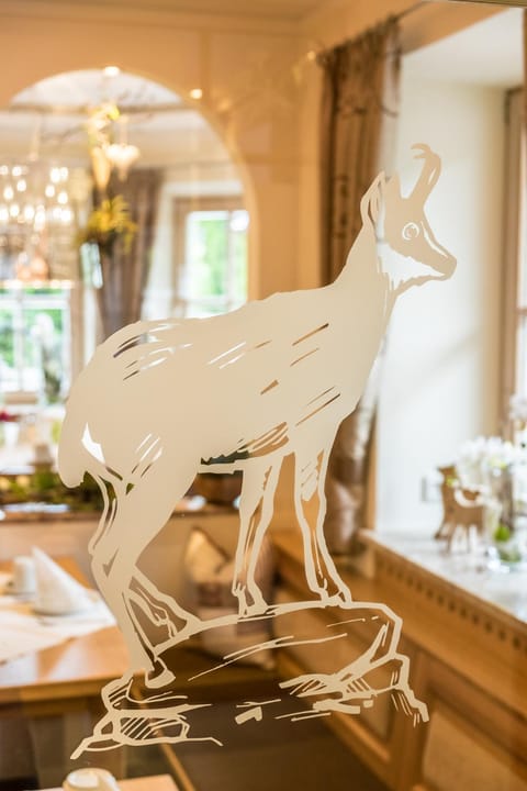 Nearby landmark, Staff, Staff, Staff, Restaurant/places to eat, Restaurant/places to eat, Communal lounge/ TV room, Spring, Off site, People, People, Activities, Activities, Winter, Summer, Billiard, Bowling, Bowling, Casino, Darts, Fishing, Garden, Garden, Golfcourse, Horse-riding, Karaoke, Minigolf, Sauna, Ski School, Ski School, Skiing, Skiing, Snorkeling, Squash, Table tennis, View (from property/room), View (from property/room), Balcony/Terrace, Balcony/Terrace, Kitchen or kitchenette, Lobby or reception, Lounge or bar, Spa and wellness centre/facilities, Spa and wellness centre/facilities, Fitness centre/facilities, Fitness centre/facilities, Other, Other, Photo of the whole room, Business facilities, Banquet/Function facilities, Decorative detail, Decorative detail, Seating area, Dining area, Beach, Aqua park, Tennis court, Windsurfing, Canoeing, Hiking, Hiking, Cycling, Cycling, Diving, Evening entertainment, Autumn, On site, Guests, Guests, Garden view, Garden view, Landmark view, Landmark view, Mountain view, Mountain view, Area and facilities, Area and facilities, Area and facilities, Supermarket/grocery shop, Shopping Area, Swimming pool, Sports, Sports, Entertainment, Breakfast, Continental breakfast, Continental breakfast, Buffet breakfast, Drinks, Seasons, Location, group of guests, group of guests, Certificate/Award, Certificate/Award, Open Air Bath, Public Bath, Family, Family, Facility for disabled guests, Parking, concierge, dishwasher, fireplace, flat iron, furniture, hair dresser, heating, internet, internet, locker, locker, oven, room service, room service, shuttle, storage, storage, sunbed, towels, towels, VIP, VIP, VIP, wedding, laundry, washing machine, acessibility