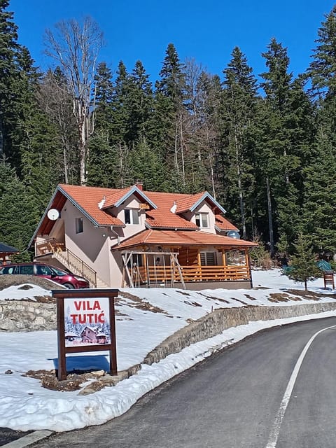 Vila Tutić Apartman 1 i Apartman 2 Bed and Breakfast in Zlatibor District, Serbia