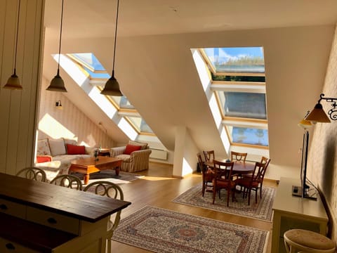 View (from property/room), View (from property/room), Living room, Seating area, Dining area