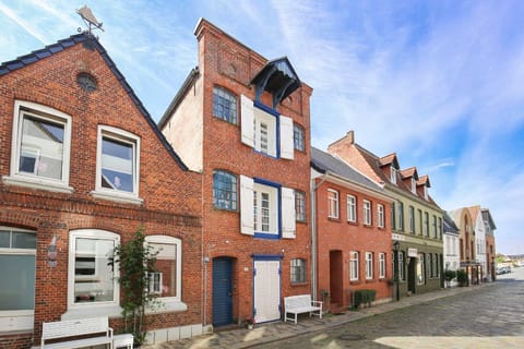 Altes Kontorhaus Steuerbord Apartment in Husum