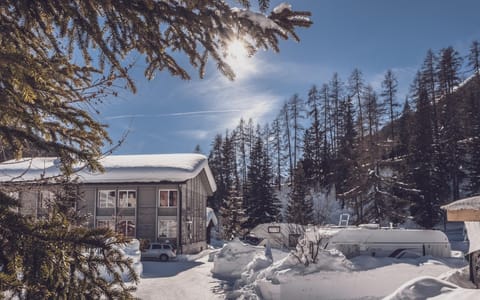 Property building, Winter