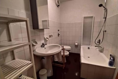 PARK SIDE Apartment Apartment in Province of Brescia