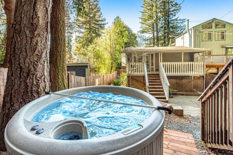 Wanderlust Cottage House in Guerneville