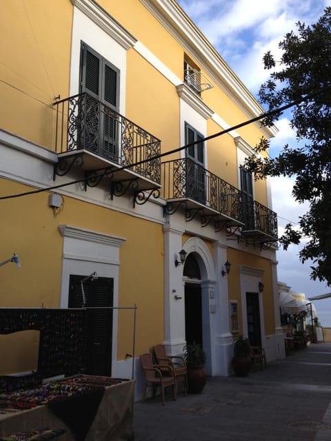 Property building, Day