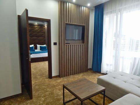 TV and multimedia, Seating area