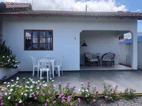 Property building, Patio, Facade/entrance