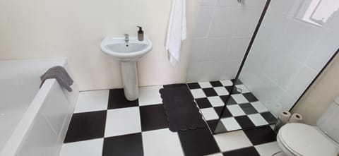 Scheepers Rust Guest Farmhouse Campground/ 
RV Resort in Western Cape