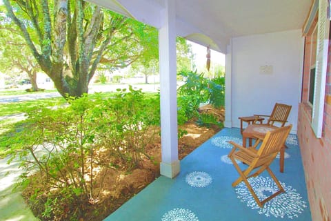 Coastal Village Retreat House in Tequesta