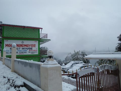 Property building, Winter