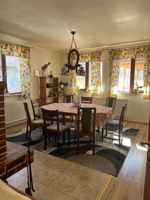 Къща за гости - Еделвайс, гр. Габрово House in Gabrovo