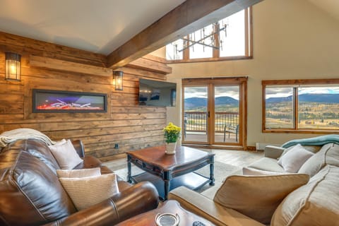 Mountain Adventure Home Base - Ski, Hike and Chill! Apartment in Fraser
