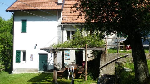 Property building, Day, Garden, Garden view