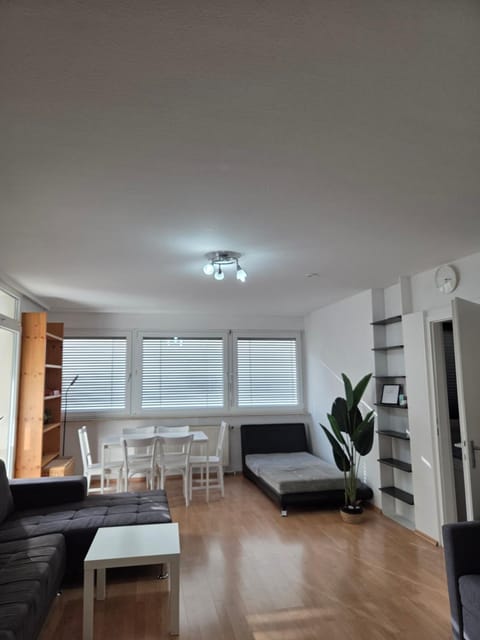 3 Zimmer Wohnung in Eppelheim 77qm 1A Lage nähe Heidelberg Apartment in Heidelberg