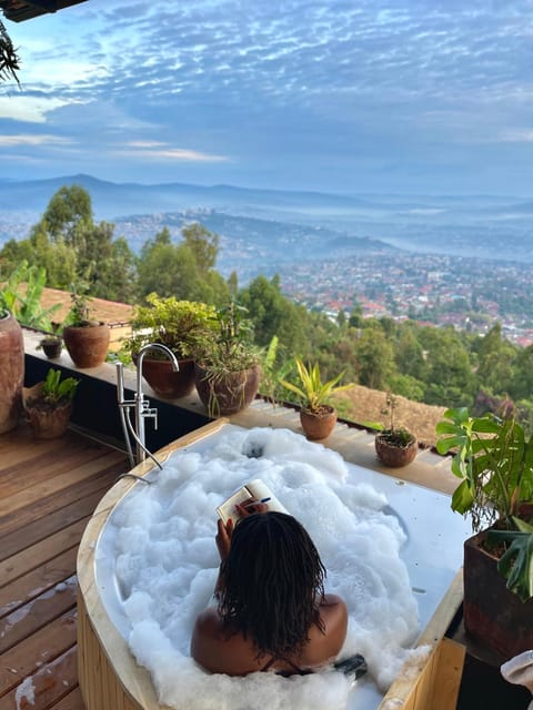 Bird's eye view, Hot Tub