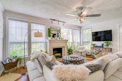 1 Mi to Dtwn Family-Friendly Brenham Bungalow! House in Brenham