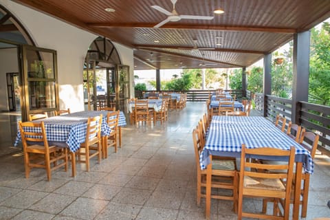 West End Hotel Hotel in Peyia