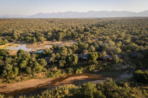 Property building, Restaurant/places to eat, River view, Swimming pool
