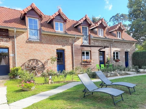 Property building, Garden, Garden view