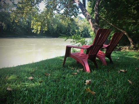 Natural landscape, Seating area, River view, Entertainment