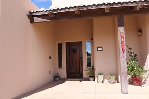 Southwestern Comfort Stay 2B House in Mesilla