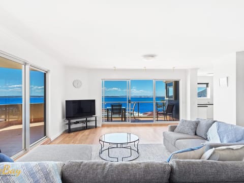 Living room, Sea view