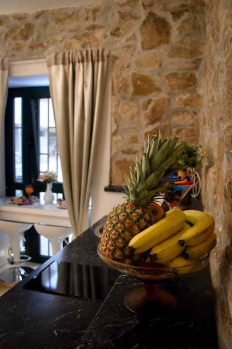 Kitchen or kitchenette, Food and drinks, Food