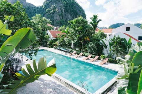 Property building, Swimming pool