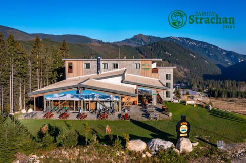 Property building, Restaurant/places to eat, Off site, Mountain view