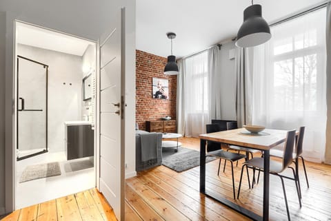 Communal lounge/ TV room, Bathroom, Living room