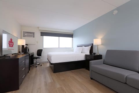 Bed, Seating area, Bedroom