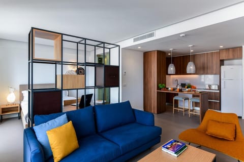 Kitchen or kitchenette, Living room