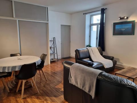 Grand appartement près de la Cathédrale de Quimper Apartment in Quimper