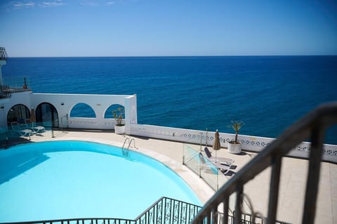 Pool view, Sea view
