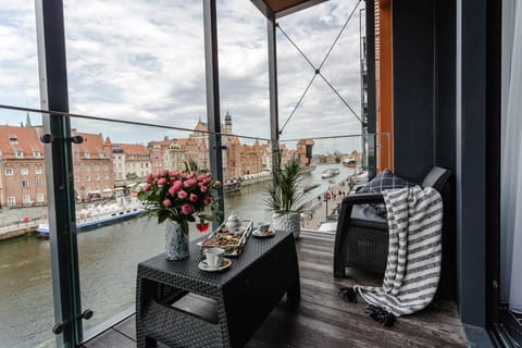 View (from property/room), Balcony/Terrace, Seating area, City view