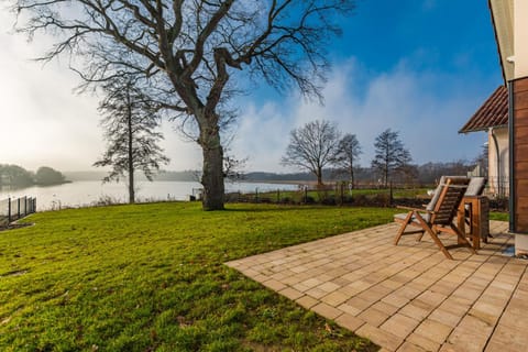 BBQ facilities, Garden, Balcony/Terrace, Lake view