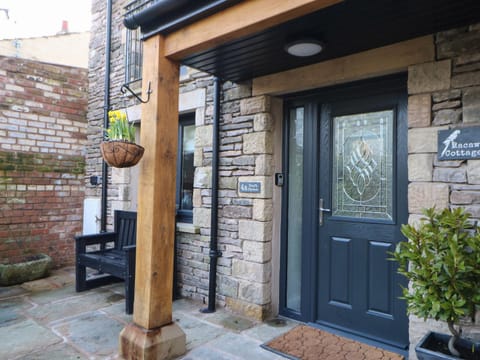 Macaw Cottages No 4A Apartment in England