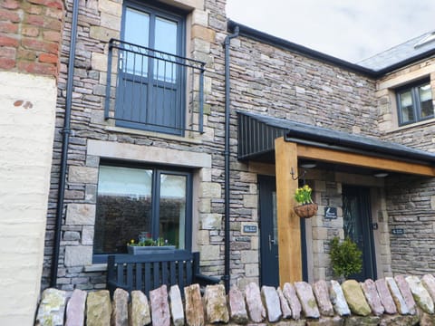 Macaw Cottages No 4A Apartment in England