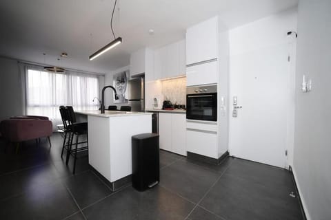 Kitchen or kitchenette, Dining area, dishwasher, stove