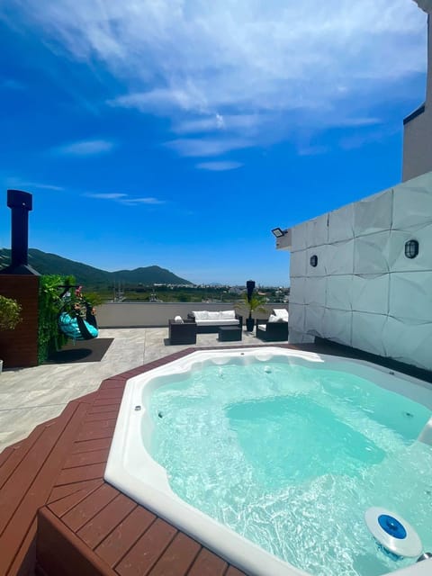 Day, Natural landscape, Hot Tub, Balcony/Terrace, Mountain view, Pool view, sunbed