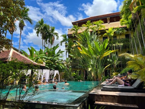 Day, Garden, Pool view, Swimming pool, sunbed