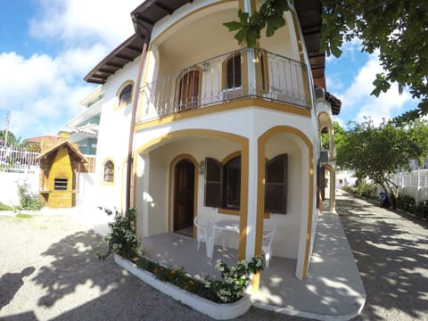Property building, Patio, Facade/entrance