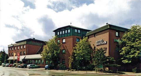 Property building, Facade/entrance