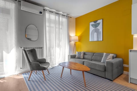 Living room, air conditioner