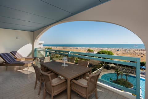 Natural landscape, Balcony/Terrace, Sea view