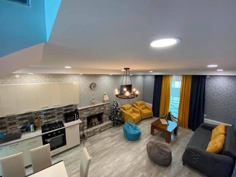 Living room, Dining area
